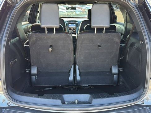 Used 2018 Ford Explorer Limited image 41