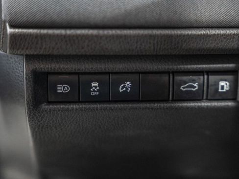 Used 2025 Toyota Camry LE image 39