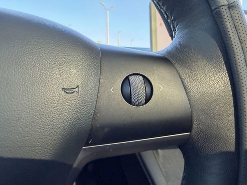 Used 2021 Tesla Model Y 2WD image 28