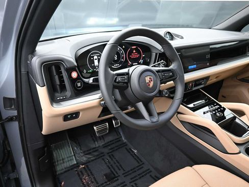 New 2026 Porsche Cayenne S AWD/4WD image 4