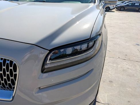 Used 2022 Lincoln Nautilus Reserve image 11