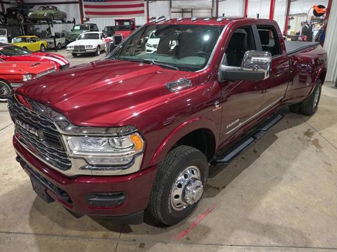 Used 2024 RAM 3500 Limited AWD/4WD image 15