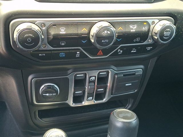 Used 2023 Jeep Wrangler Unlimited Sahara AWD/4WD image 15
