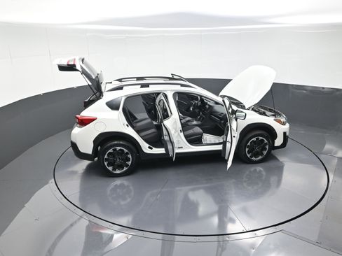 Used 2023 Subaru Crosstrek 2.0i Premium image 14