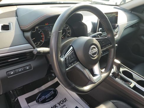Used 2024 Nissan Altima 2.5 SR FWD image 19