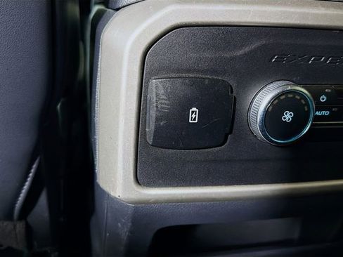 Used 2024 Ford Expedition Max XLT image 27