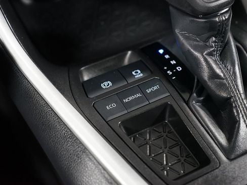 Certified 2024 Toyota RAV4 XLE image 22