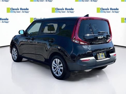 Used 2022 Kia Soul LX FWD image 5