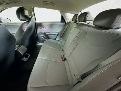 Used 2025 Kia K4 LXS image 26