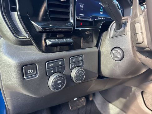 Used 2022 Chevrolet Silverado 1500 ZR2 w/ Technology Package AWD/4WD image 18