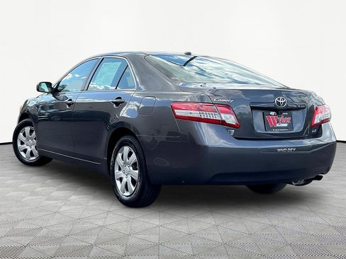 Used 2010 Toyota Camry LE FWD image 4