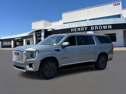 Used 2021 GMC Yukon XL Denali AWD/4WD image 1