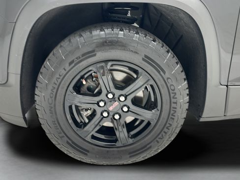 Used 2023 GMC Acadia AT4 w/ Technology Package AWD/4WD image 9
