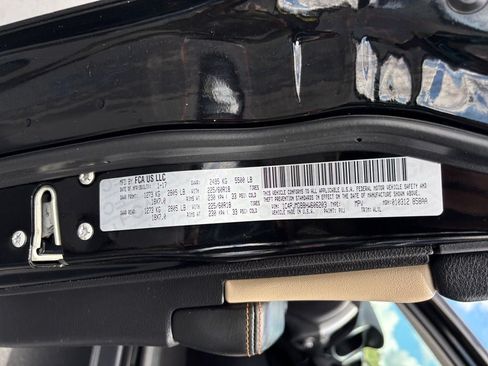 Used 2017 Jeep Cherokee Limited AWD/4WD image 37
