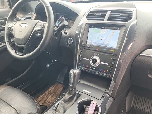 Used 2019 Ford Explorer Sport AWD/4WD image 11