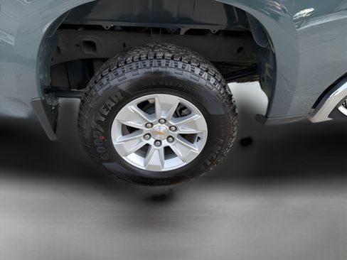Used 2025 Chevrolet Silverado 1500 LT AWD/4WD image 20