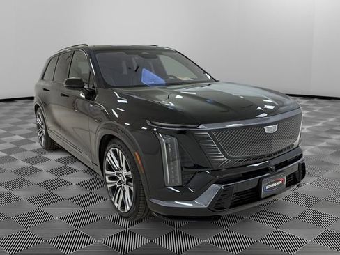 Certified 2026 Cadillac Vistiq Platinum w/ LPO, Floor Liner Package AWD/4WD image 7
