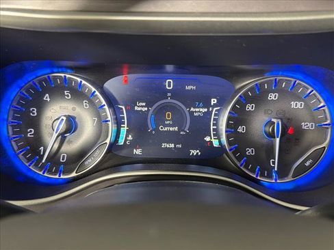 Used 2025 Chrysler Pacifica Select FWD image 25