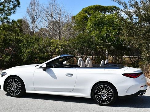 Used 2025 Mercedes-Benz CLE 300 4MATIC Cabriolet image 38