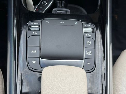 Used 2021 Mercedes-Benz GLA 250 4MATIC image 36