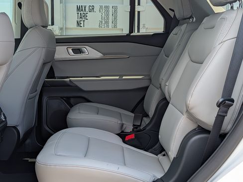 New 2026 Ford Explorer Active w/ Active Comfort Package AWD/4WD image 16