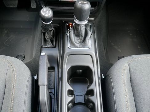 Used 2024 Jeep Wrangler Sport S image 22