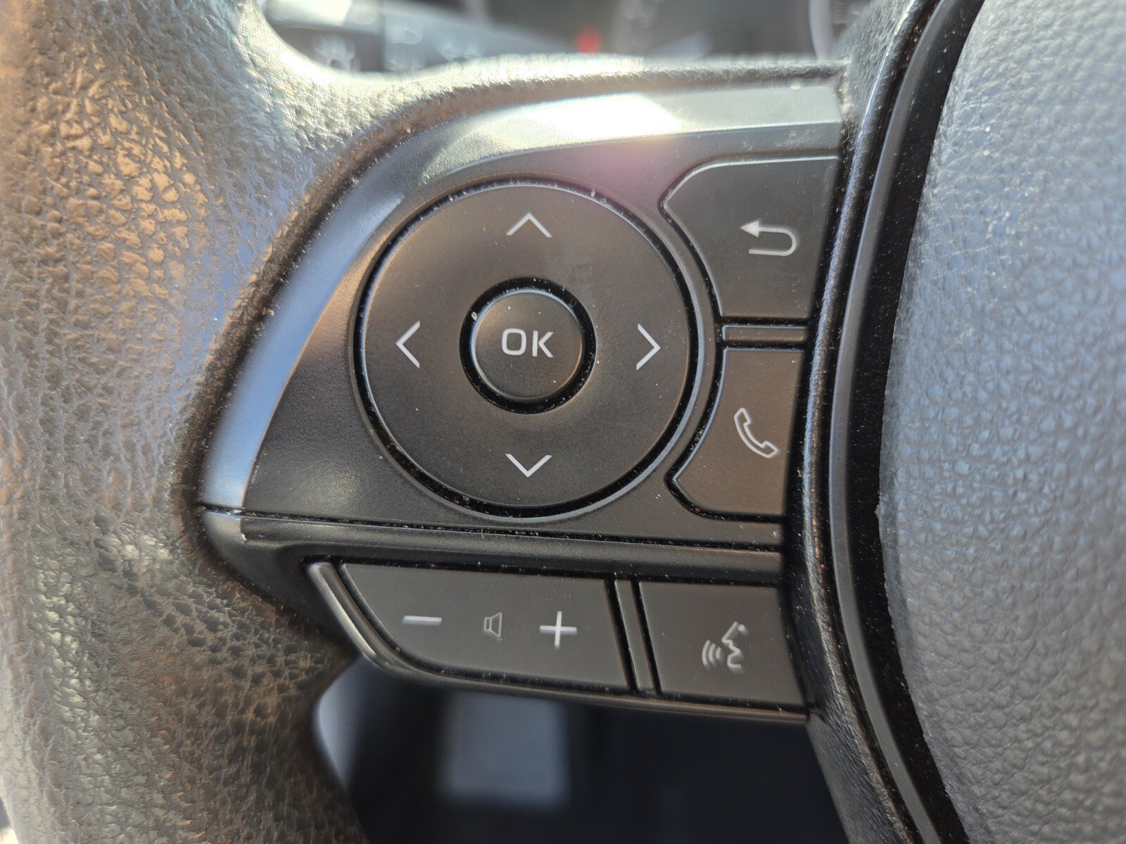 Used 2022 Toyota Corolla LE FWD image 21