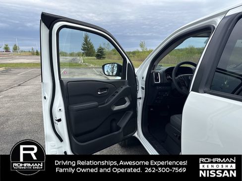 New 2026 Nissan Frontier SV w/ SV Convenience Package AWD/4WD image 11