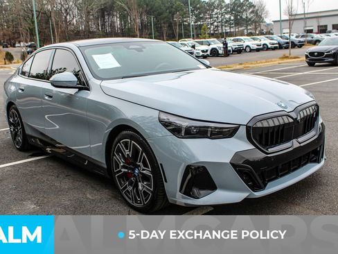 Used 2025 BMW i5 eDrive40i w/ M Sport Package RWD image 3