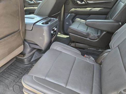 Used 2021 GMC Yukon XL Denali w/ Denali Ultimate Package RWD image 30