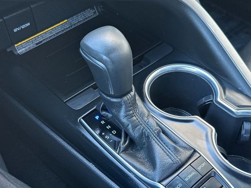 Used 2018 Toyota Camry XSE image 22