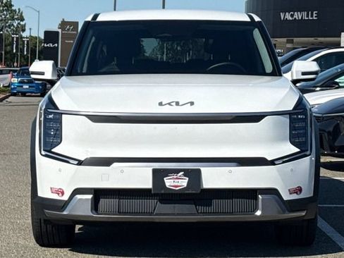 Certified 2024 Kia EV9 Light Long Range RWD image 11