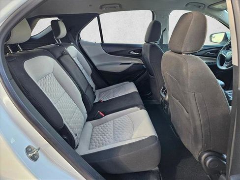 Used 2020 Chevrolet Equinox LT image 19