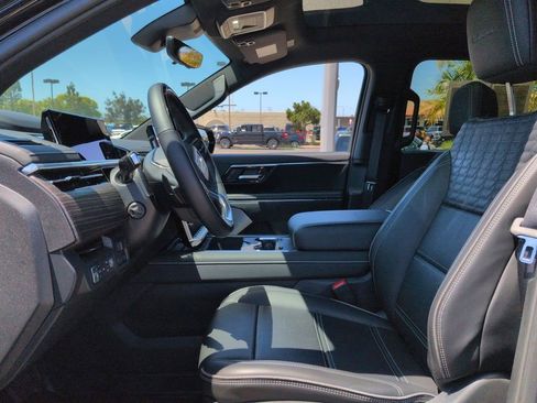 Certified 2025 GMC Sierra EV Denali AWD/4WD image 22