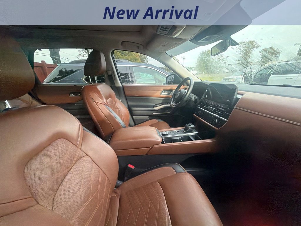 Used 2023 Nissan Pathfinder Platinum AWD/4WD image 6