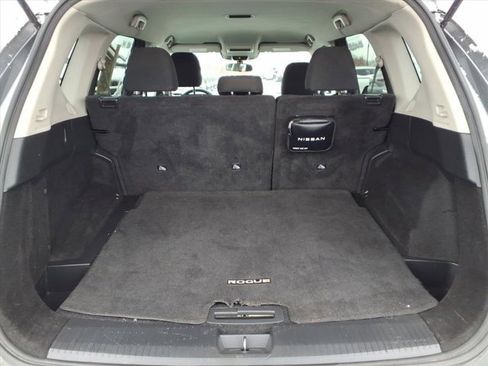 Used 2023 Nissan Rogue S image 28
