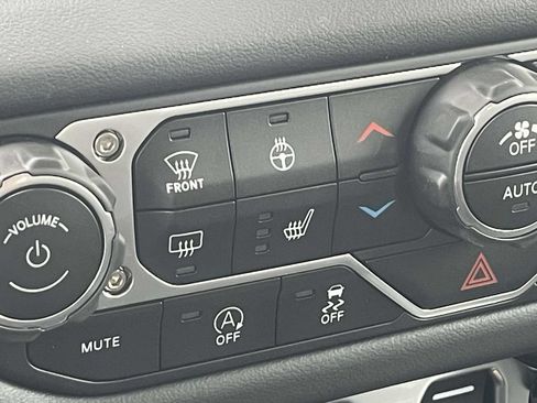 New 2025 Jeep Gladiator Sport w/ Premium Package AWD/4WD image 38