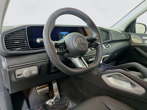 New 2026 Mercedes-Benz GLS 450 4MATIC image 9