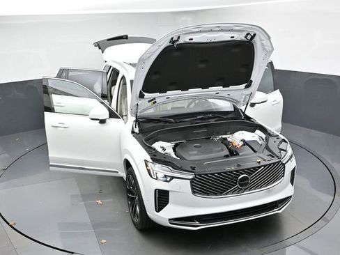 New 2026 Volvo XC90 T8 Ultra w/ Protection Package Premier AWD/4WD image 50