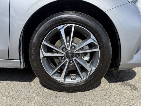 Used 2024 Kia Forte LXS FWD image 9
