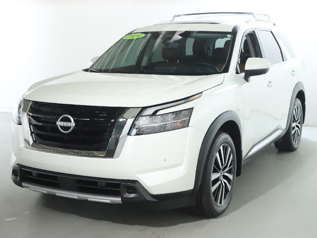 Certified 2024 Nissan Pathfinder Platinum w/ Cargo Package AWD/4WD image 6