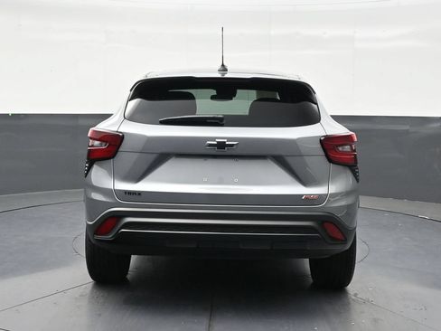 Used 2025 Chevrolet Trax RS FWD image 4