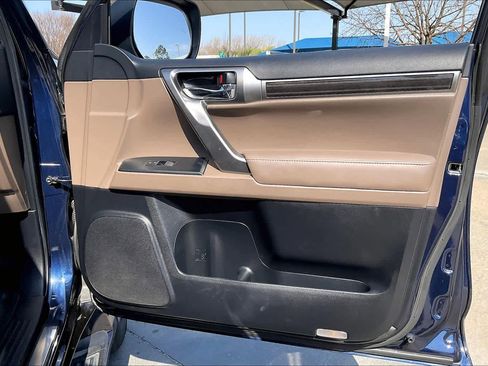 Used 2023 Lexus GX 460 Luxury w/ Accessory Package AWD/4WD image 22
