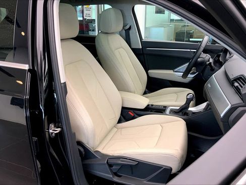 Used 2020 Audi Q3 2.0T Premium w/ Convenience Package image 9