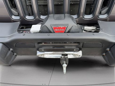Used 2016 Jeep Wrangler Unlimited Sahara AWD/4WD image 10