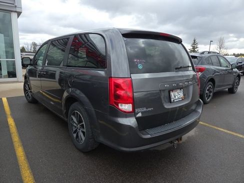 Used 2015 Dodge Grand Caravan SXT image 4