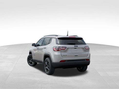 Used 2026 Jeep Compass Latitude w/ Quick Order Package 29K AWD/4WD image 4