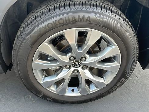 Certified 2024 Toyota Grand Highlander XLE image 30