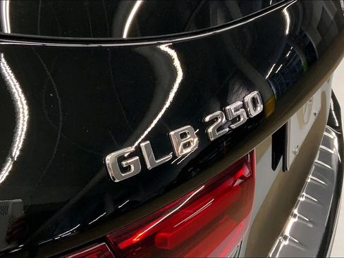 Used 2026 Mercedes-Benz GLB 250 image 15
