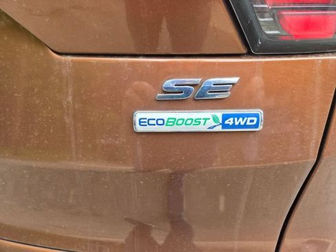 Used 2017 Ford Escape SE w/ SE Leather Comfort Package AWD/4WD image 6